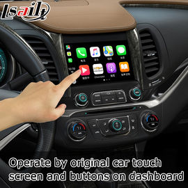 La pantalla multi interactiva exhibe el interfaz de Carplay para Chevrolet Impala 2014-2019